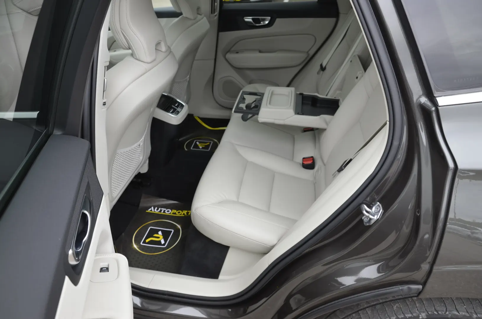 VOLVO XC60 B4 2.0 AWD 4×4 Geartronic Inscription