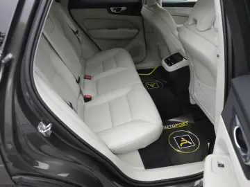 VOLVO XC60 B4 2.0 AWD 4×4 Geartronic Inscription