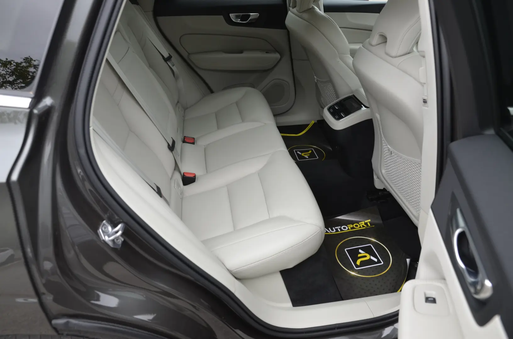 VOLVO XC60 B4 2.0 AWD 4×4 Geartronic Inscription