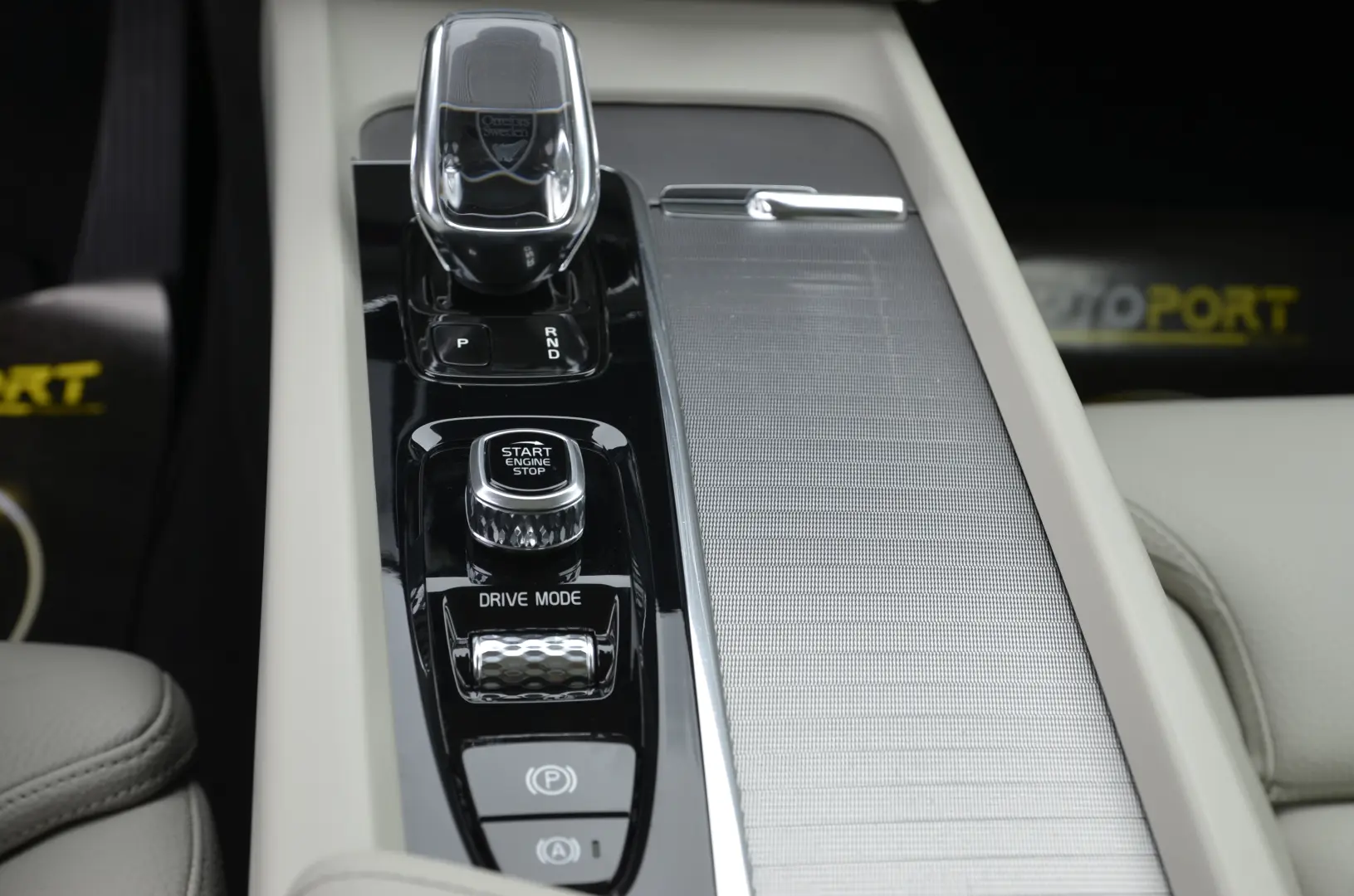 VOLVO XC60 B4 2.0 AWD 4×4 Geartronic Inscription