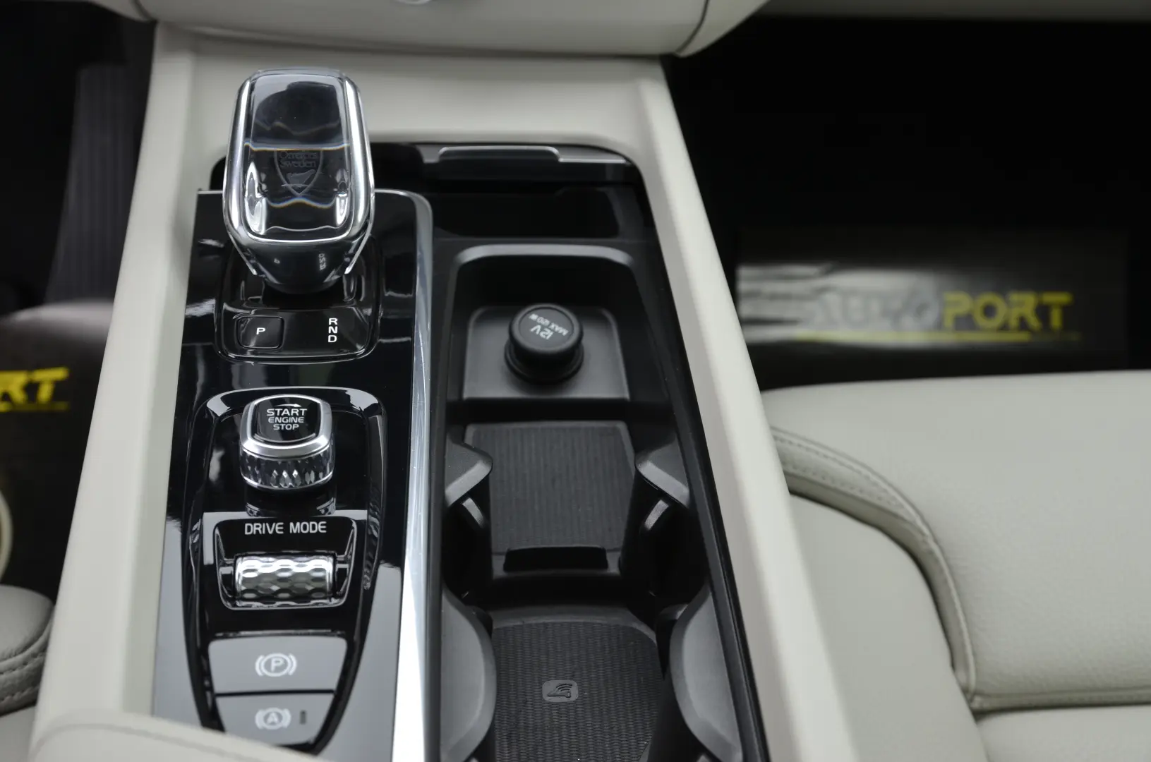 VOLVO XC60 B4 2.0 AWD 4×4 Geartronic Inscription
