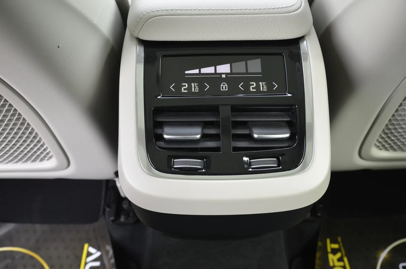VOLVO XC60 B4 2.0 AWD 4×4 Geartronic Inscription