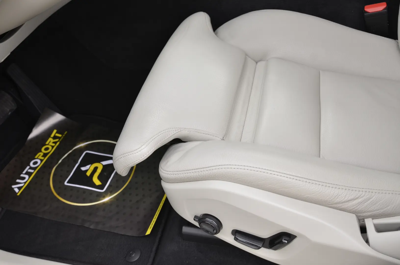 VOLVO XC60 B4 2.0 AWD 4×4 Geartronic Inscription