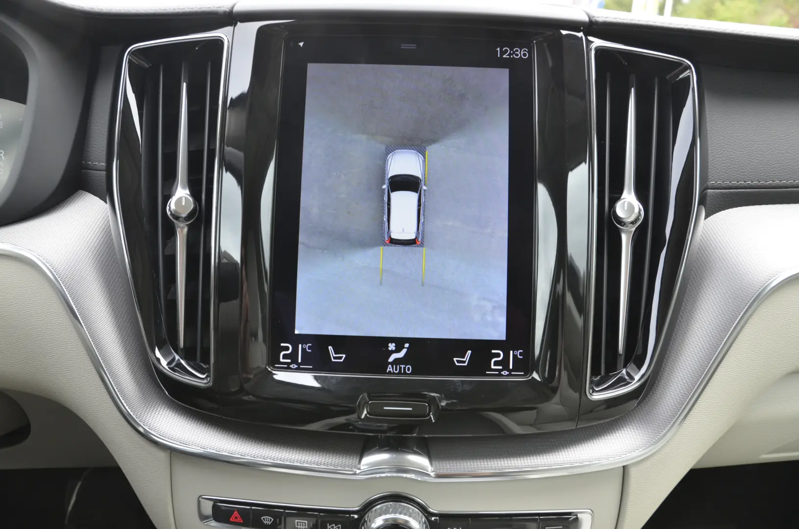 VOLVO XC60 B4 2.0 AWD 4×4 Geartronic Inscription