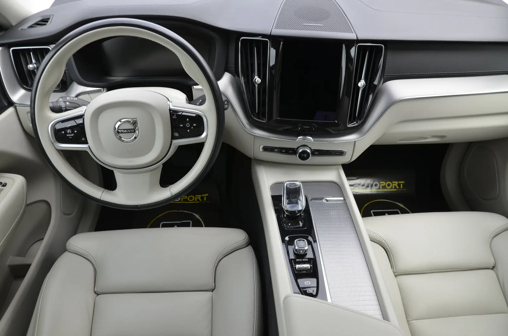 VOLVO XC60 B4 2.0 AWD 4×4 Geartronic Inscription