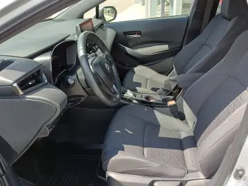 TOYOTA Corolla Dynamic 1.8 HYBRID 122 cp