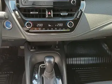 TOYOTA Corolla Dynamic 1.8 HYBRID 122 cp
