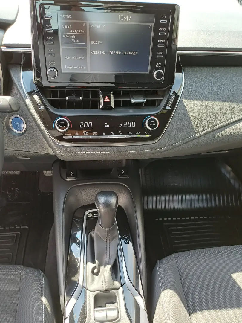 TOYOTA Corolla Dynamic 1.8 HYBRID 122 cp