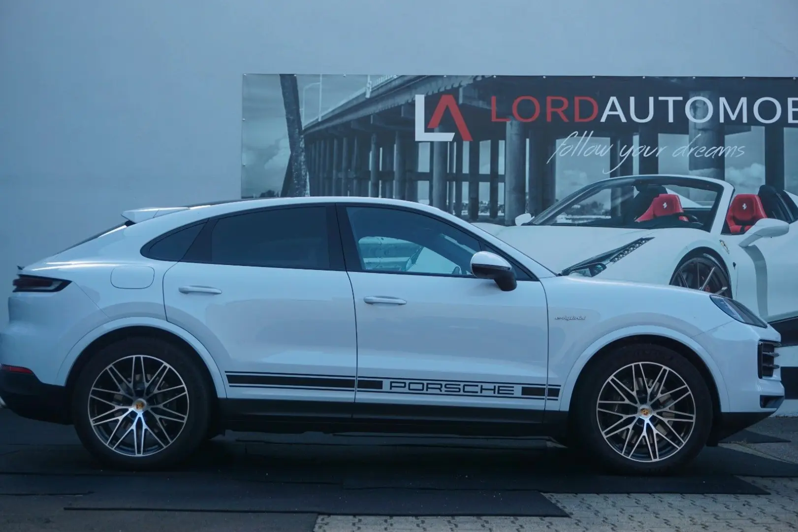 Porsche Cayenne Coupe E-Hybrid*BOSE*InnoDrive*