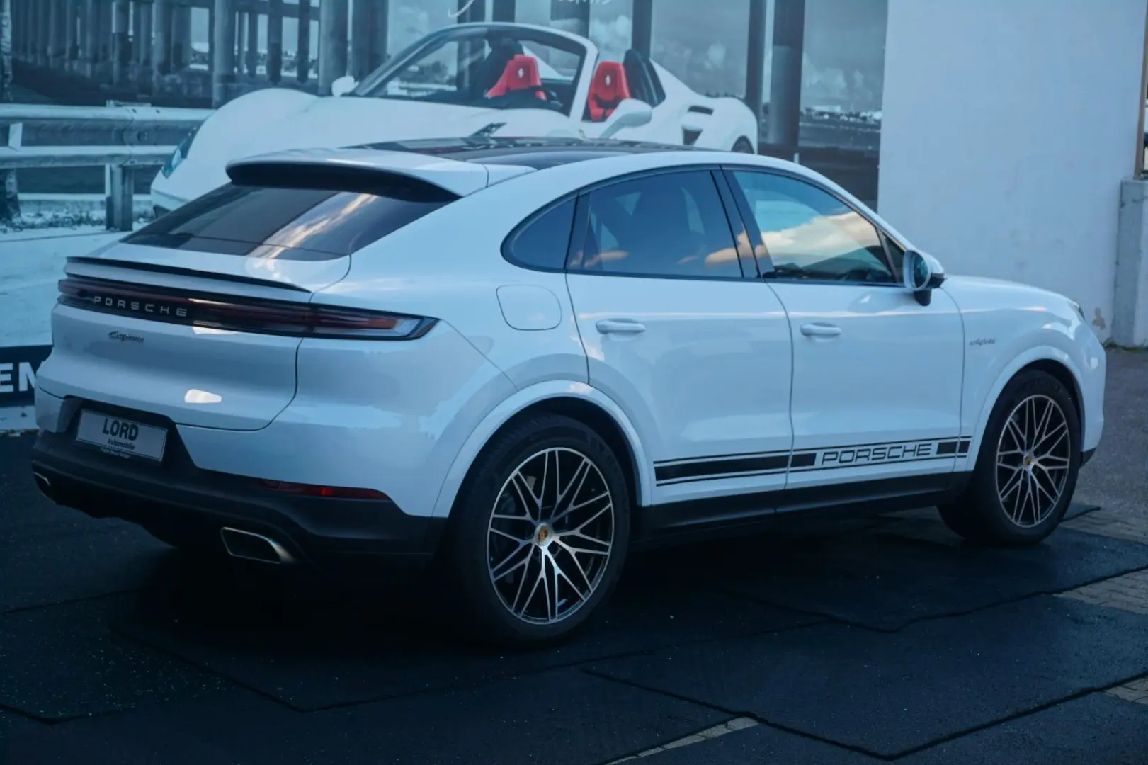 Porsche Cayenne Coupe E-Hybrid*BOSE*InnoDrive*