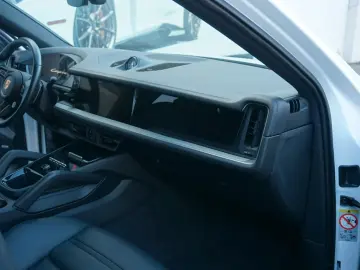 Porsche Cayenne Coupe E-Hybrid*BOSE*InnoDrive*