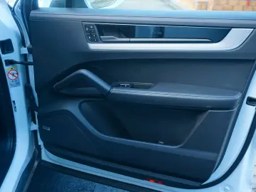 Porsche Cayenne Coupe E-Hybrid*BOSE*InnoDrive*