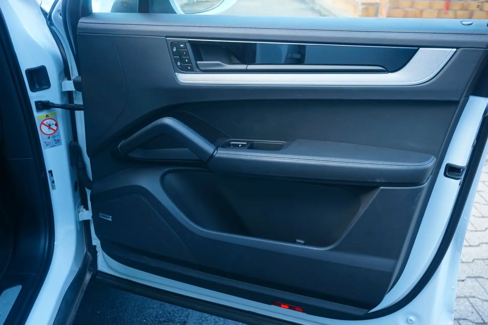 Porsche Cayenne Coupe E-Hybrid*BOSE*InnoDrive*
