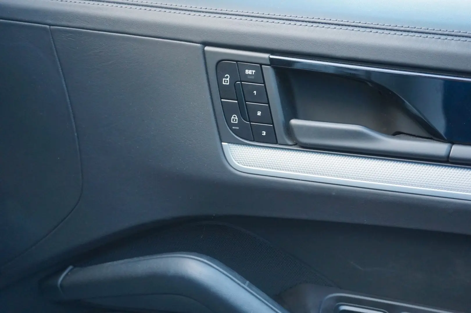 Porsche Cayenne Coupe E-Hybrid*BOSE*InnoDrive*
