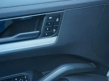 Porsche Cayenne Coupe E-Hybrid*BOSE*InnoDrive*