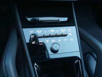 Porsche Cayenne Coupe E-Hybrid*BOSE*InnoDrive*