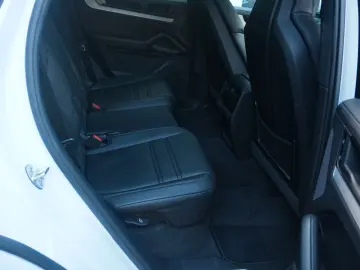 Porsche Cayenne Coupe E-Hybrid*BOSE*InnoDrive*