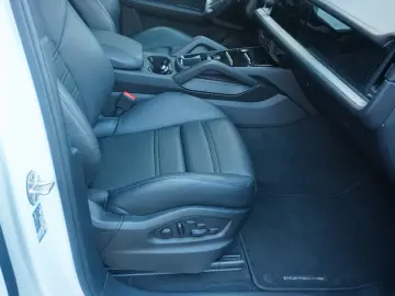 Porsche Cayenne Coupe E-Hybrid*BOSE*InnoDrive*