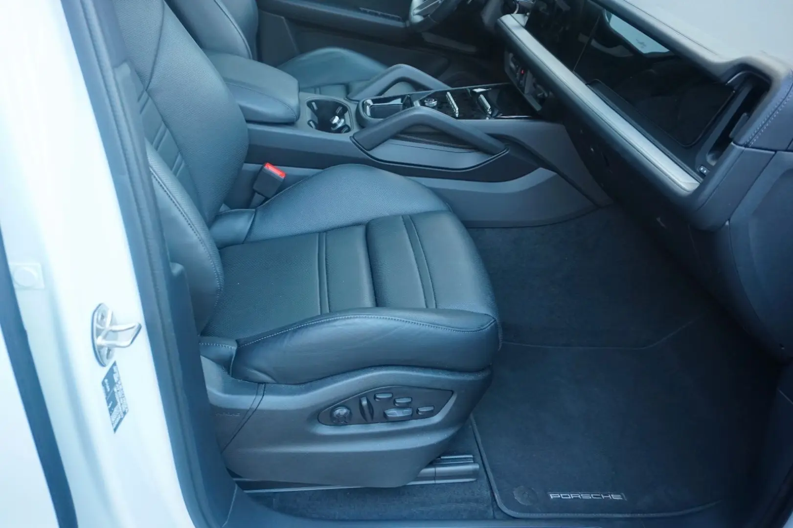 Porsche Cayenne Coupe E-Hybrid*BOSE*InnoDrive*
