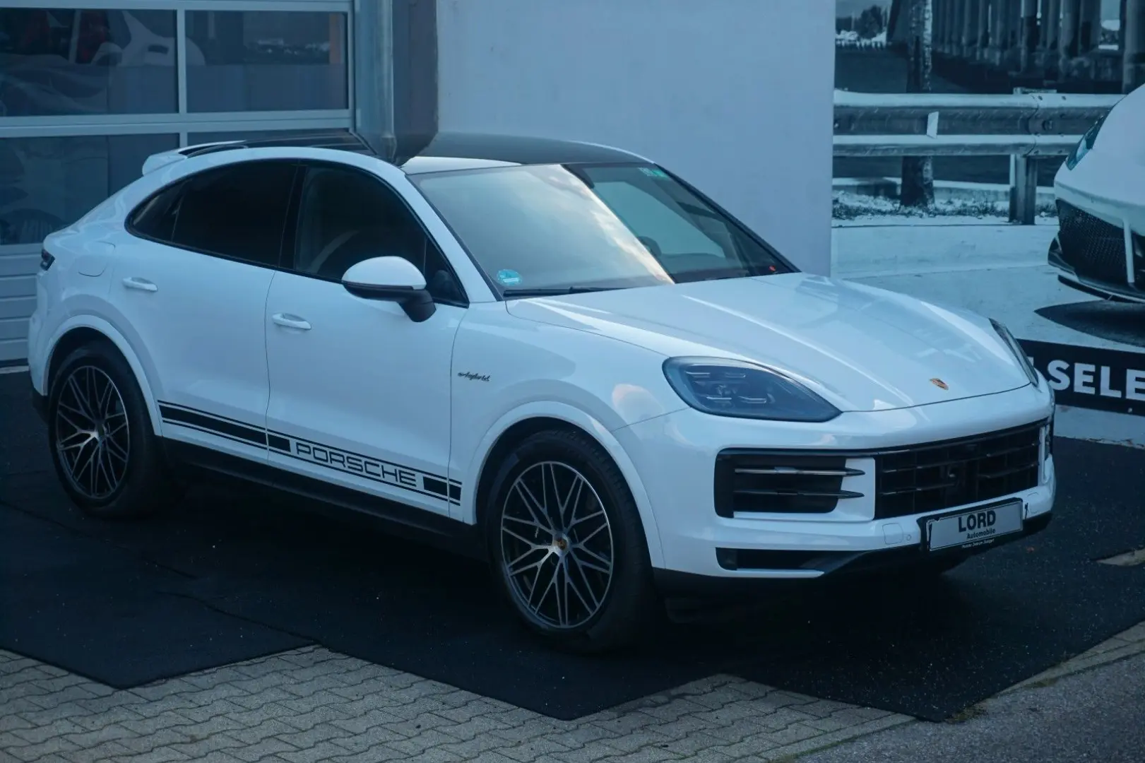Porsche Cayenne Coupe E-Hybrid*BOSE*InnoDrive*