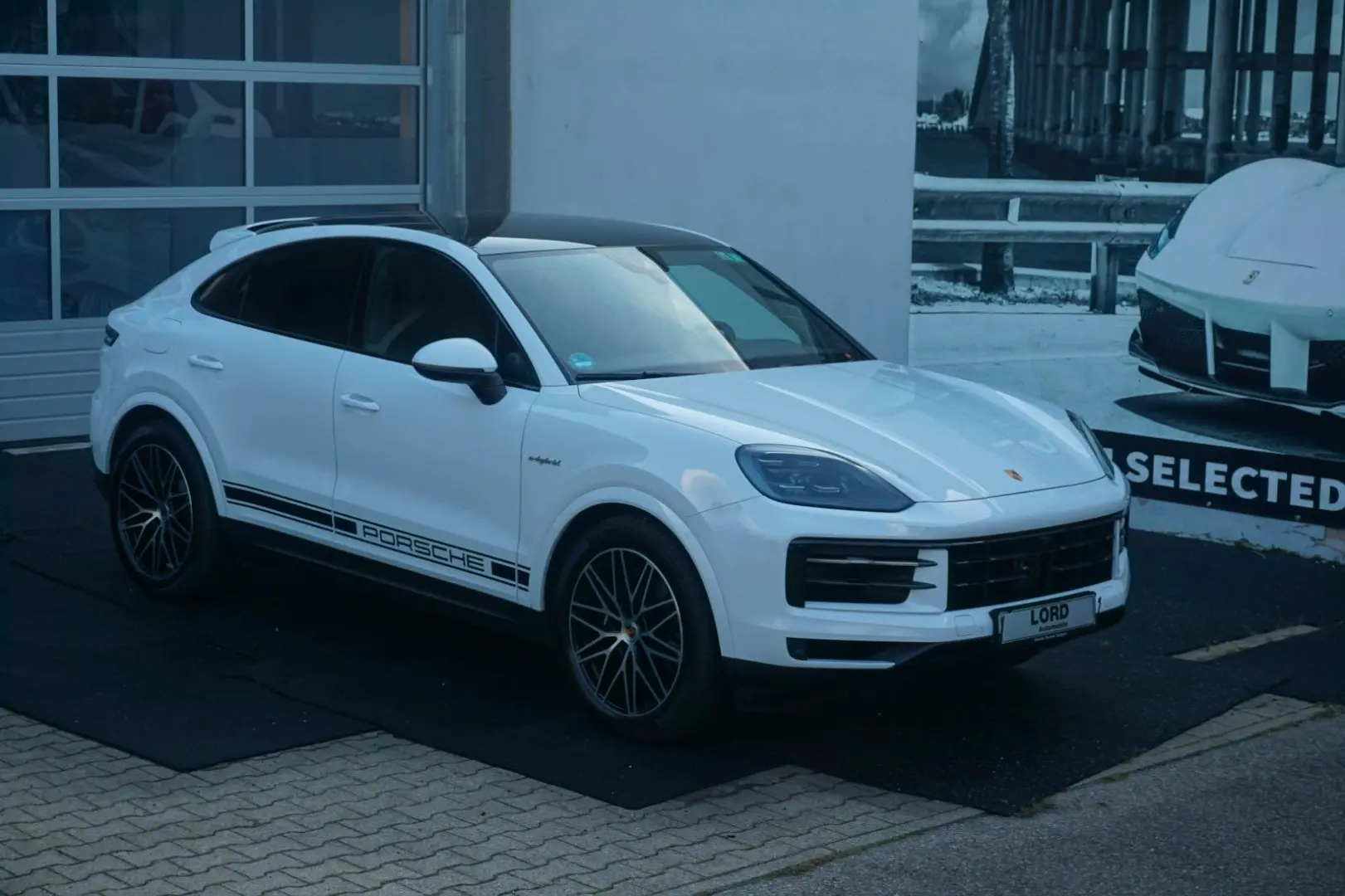 Porsche Cayenne Coupe E-Hybrid*BOSE*InnoDrive*