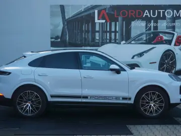 Porsche Cayenne Coupe E-Hybrid*BOSE*InnoDrive*