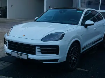 Porsche Cayenne Coupe E-Hybrid*BOSE*InnoDrive*