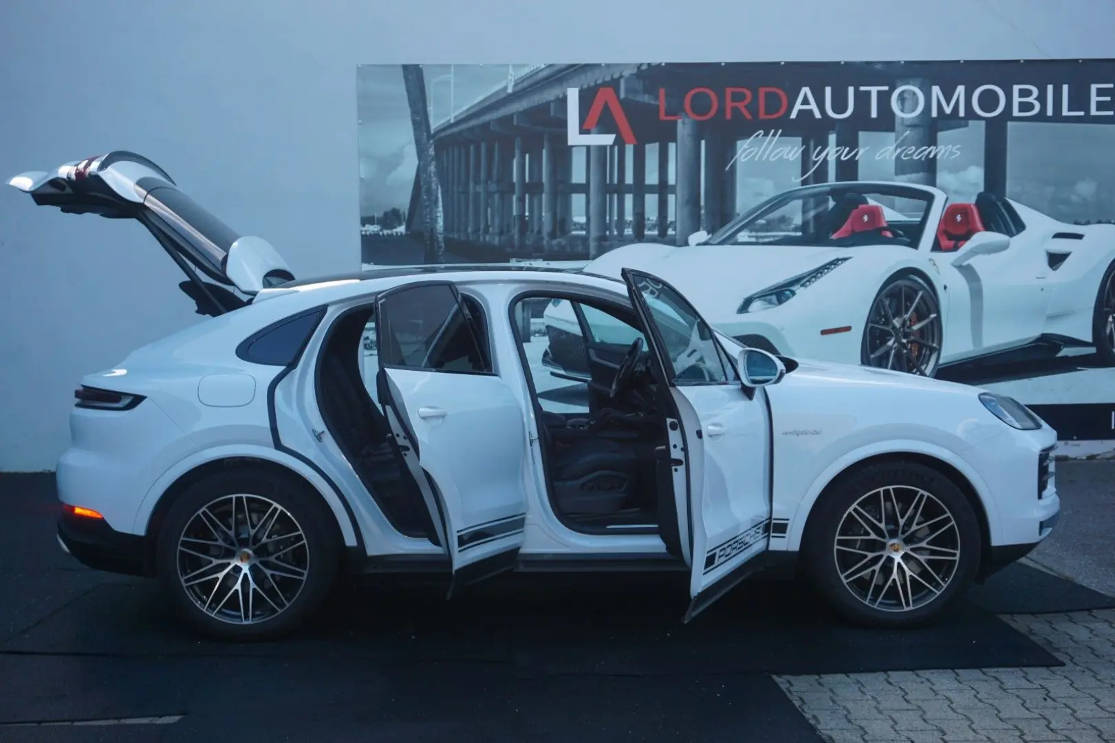 Porsche Cayenne Coupe E-Hybrid*BOSE*InnoDrive*