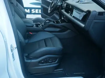 Porsche Cayenne Coupe E-Hybrid*BOSE*InnoDrive*