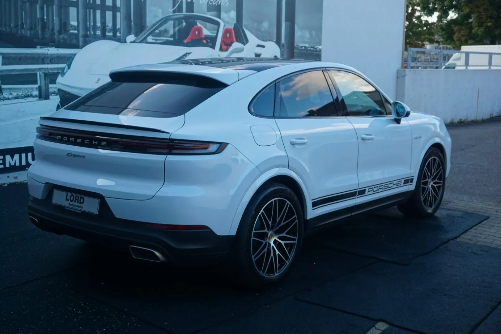Porsche Cayenne Coupe E-Hybrid*BOSE*InnoDrive*