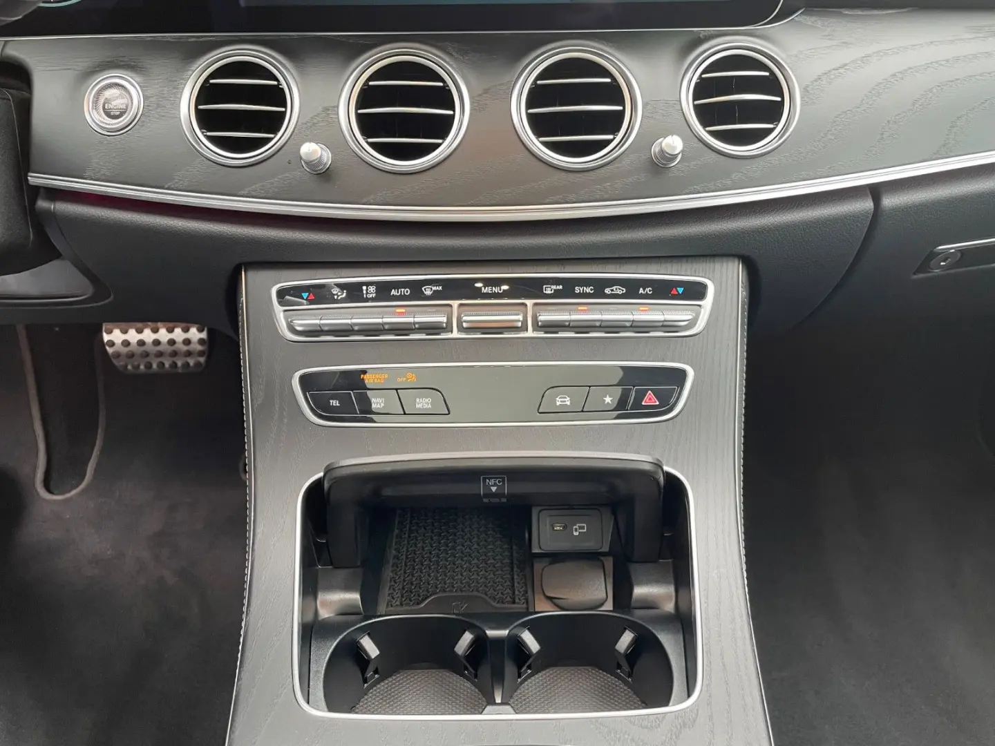 E 220 d AMG+MBeam+Pano+Distr+R-Kamera
