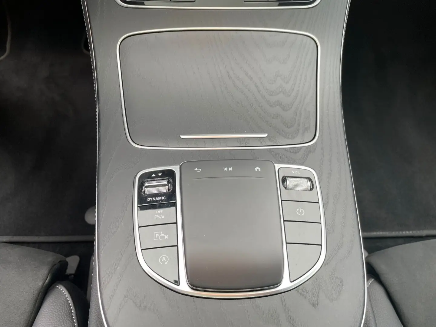 E 220 d AMG+MBeam+Pano+Distr+R-Kamera