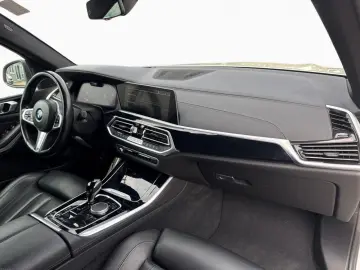 X5 xD 30d M SPORT DrAssProf SoftCl HUD Pano Sthz