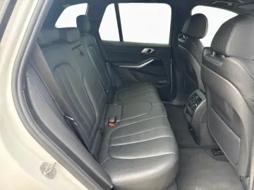 X5 xD 30d M SPORT DrAssProf SoftCl HUD Pano Sthz