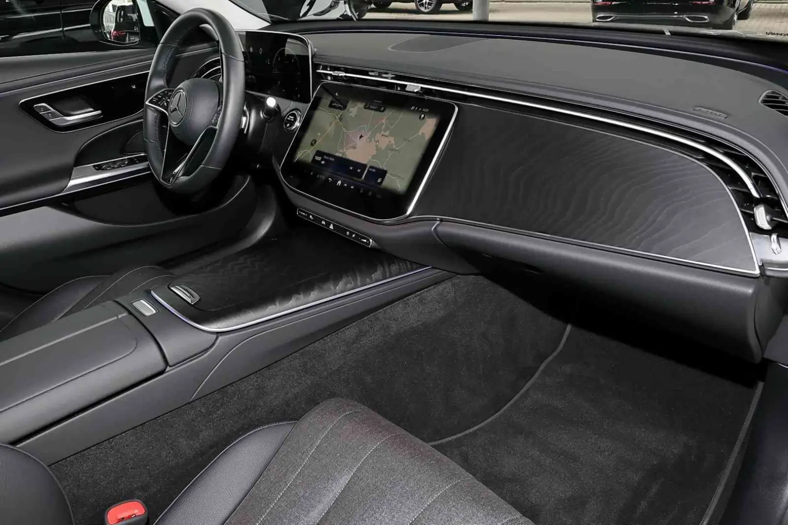 E 220 d DISTRONIC+TOTWINKEL+CARPLAY+KEYLESS+19