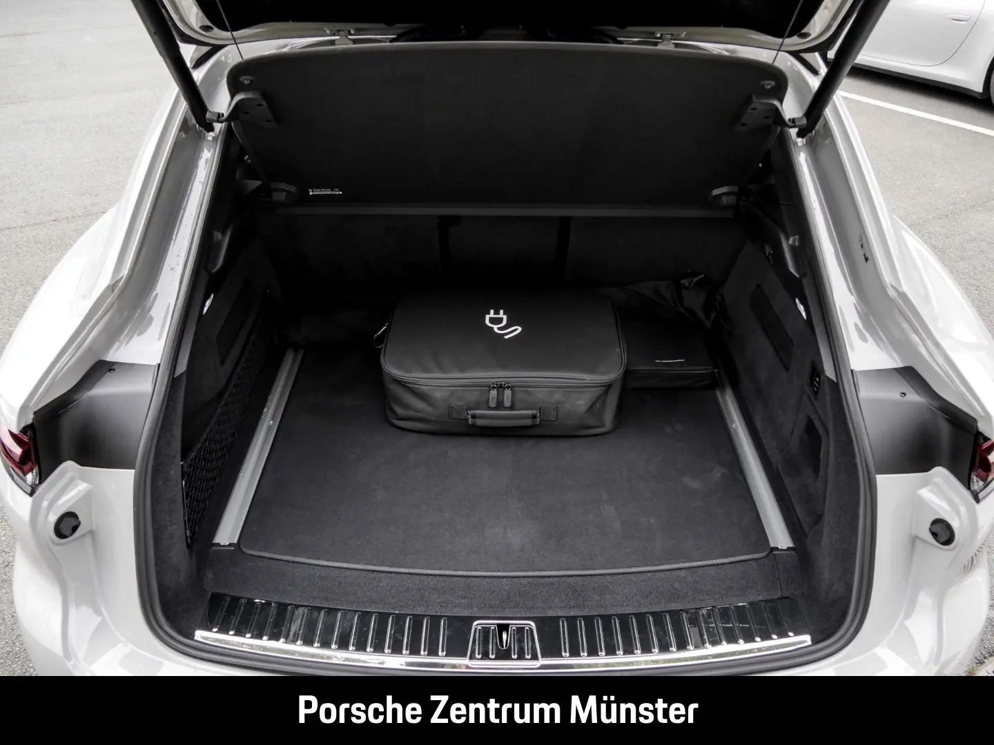 Porsche Cayenne E-Hybrid Coupe  InnoDrive LED