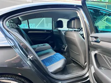VOLKSWAGEN PASSAT 4MOTION DSG HIGHLINE