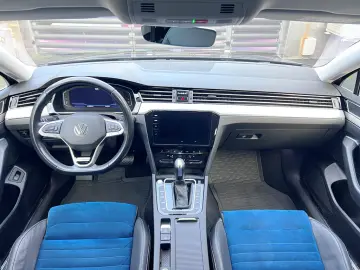 VOLKSWAGEN PASSAT 4MOTION DSG HIGHLINE