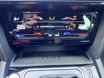 VOLKSWAGEN PASSAT 4MOTION DSG HIGHLINE