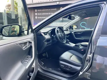 TOYOTA  RAV4 2.5 HYBRID  VVT-iE 4x4 LUXURY