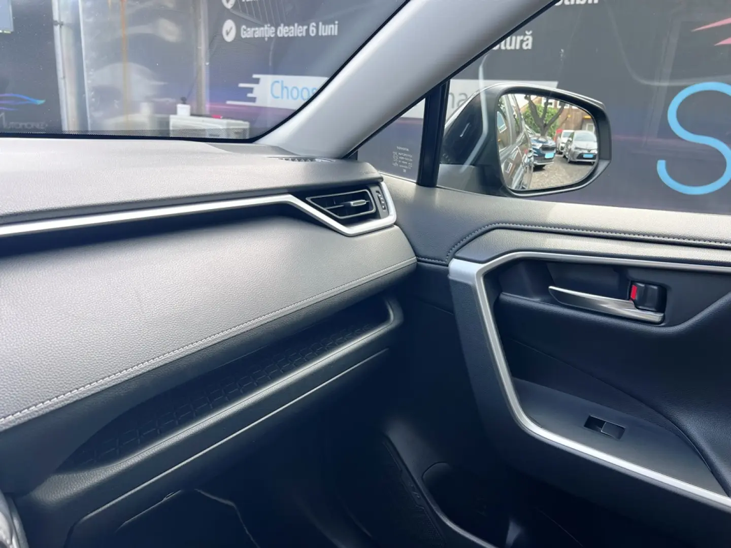 TOYOTA  RAV4 2.5 HYBRID  VVT-iE 4x4 LUXURY
