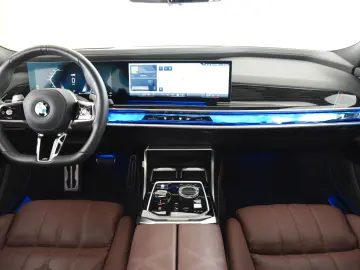 740d xDrive M Sport Pro ACC Head-Up *UVP:147.300