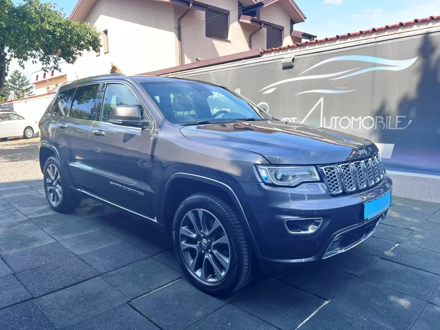 JEEP GRAND CHEROKEE OVERLAND AWD