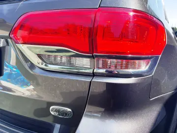 JEEP GRAND CHEROKEE OVERLAND AWD