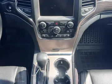 JEEP GRAND CHEROKEE OVERLAND AWD