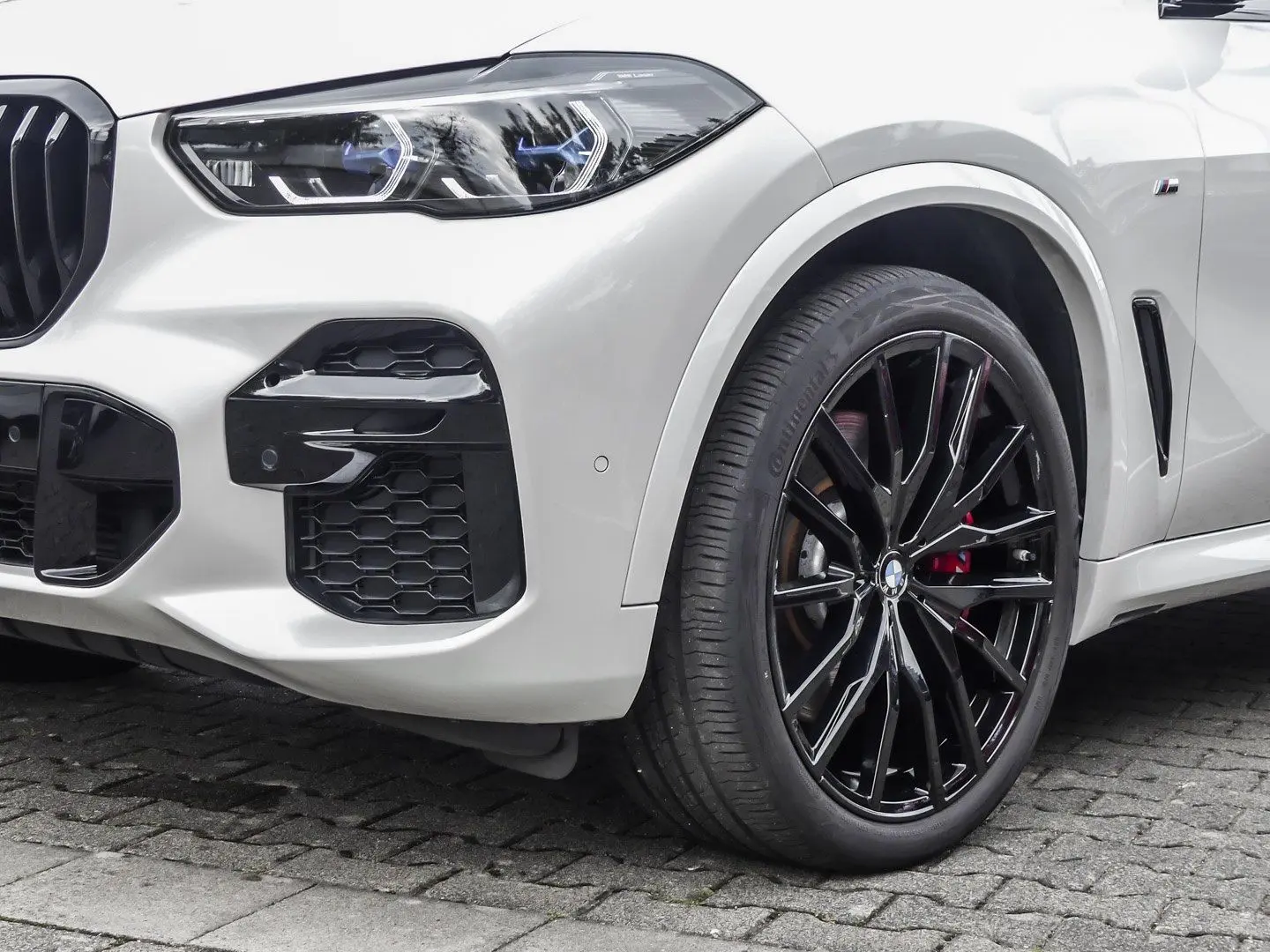 X5 xDrive40d M-SPORT+HUD+PANO+ACC+AHK+LASER+NAVI
