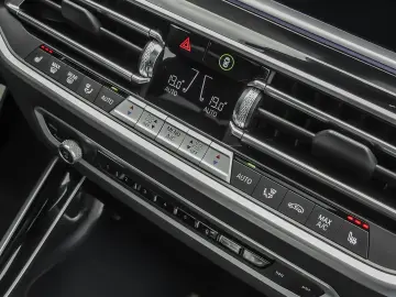 X5 xDrive40d M-SPORT+HUD+PANO+ACC+AHK+LASER+NAVI