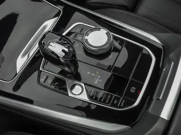 X5 xDrive40d M-SPORT+HUD+PANO+ACC+AHK+LASER+NAVI