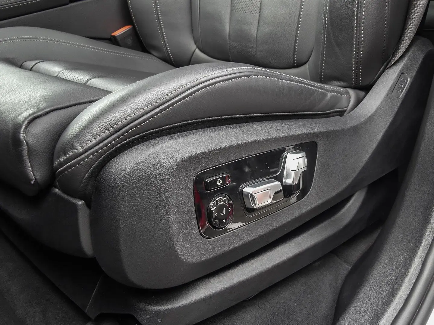 X5 xDrive40d M-SPORT+HUD+PANO+ACC+AHK+LASER+NAVI