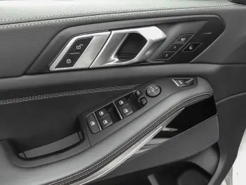 X5 xDrive40d M-SPORT+HUD+PANO+ACC+AHK+LASER+NAVI